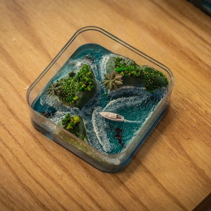 Handcrafted Micro-Island of Fa - Resin Art Gift For Birthday recension och pris
